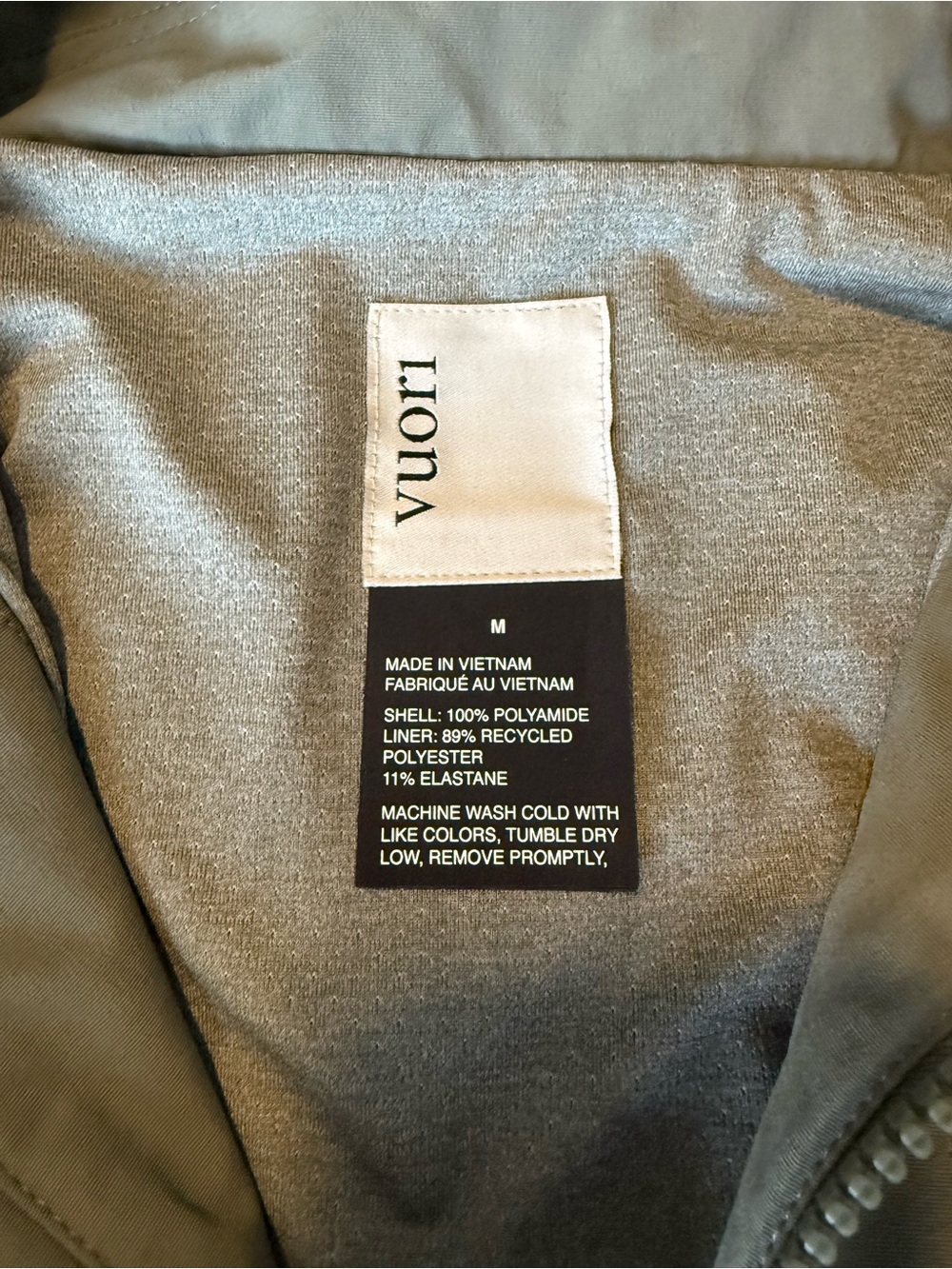 Vuori Elijo Women's Rain Jacket in Pistachio - Picture 8 of 9
